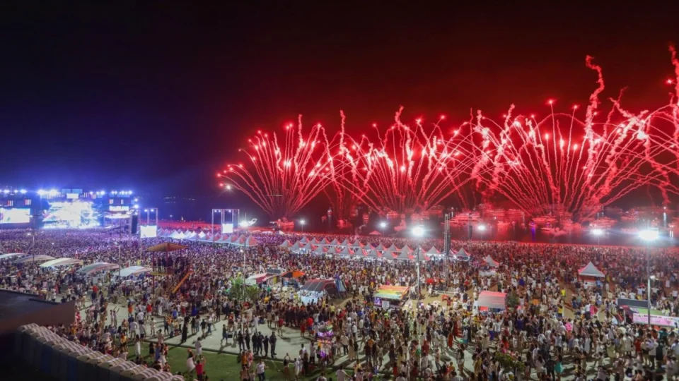 Réveillon 2025: mais de 260 mil pessoas curtem shows da virada em Manaus
