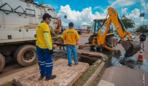‘Tatuzão’ auxilia na desobstrução de bocas de lobo contra alagamentos em Porto Velho