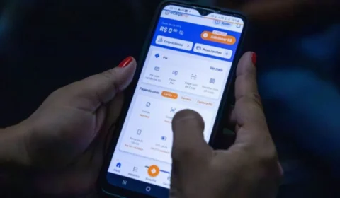 Usuários do Comcard Estudante devem renovar cadastro; confira passo a passo