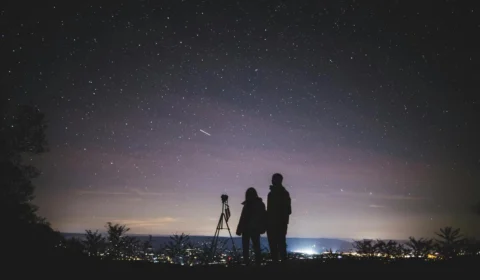 Fenômeno raro ilumina o céu do Brasil e passa despercebido pela maioria