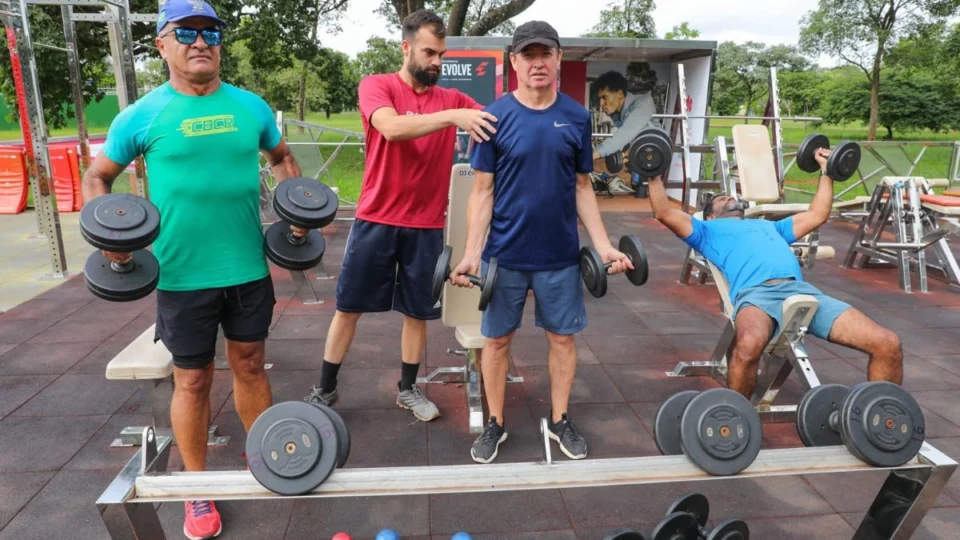 Academia ao ar livre no DF oferece aulas gratuitas para todos