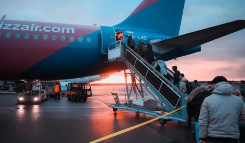 Avião com deportados dos EUA faz pouso em Manaus após problemas técnicos