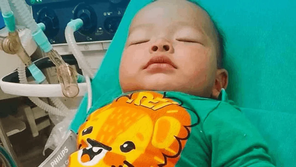 Bebê de 7 meses precisa doação de sangue enquanto trata pneumonia e dengue no Acre