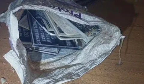 Placas de lápides são furtadas de cemitério em Ariquemes, Rondônia