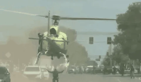 Helicóptero faz pouso no meio de avenida em Boa Vista após agente da Força Nacional ser baleado