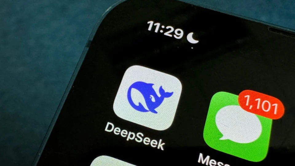 DeepSeek: como a IA chinesa está derrubando as ações de gigantes da tecnologia? Entenda