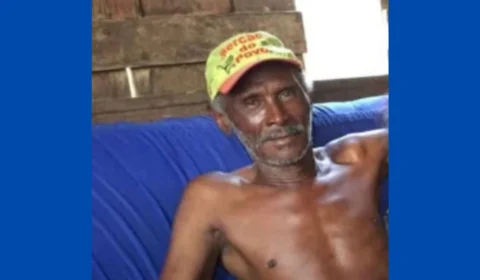 Homem filma incêndio de casa sem saber que pai idoso estava dentro, em Zona Rural do Acre