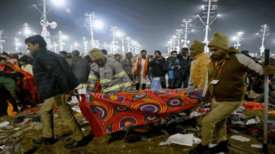 Tumulto em festival religioso na Índia deixa cerca de 40 vítimas