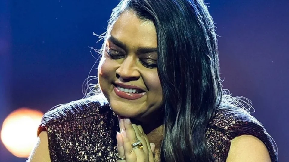 Internada, Preta Gil assiste homenagem de Ivete e emociona ao dar boa notícia; veja