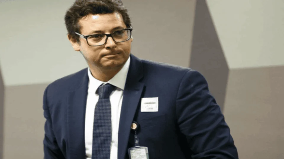 PF apresenta novas provas que ligam Bolsonaro a Wajngarten no esquema de venda das joias sauditas