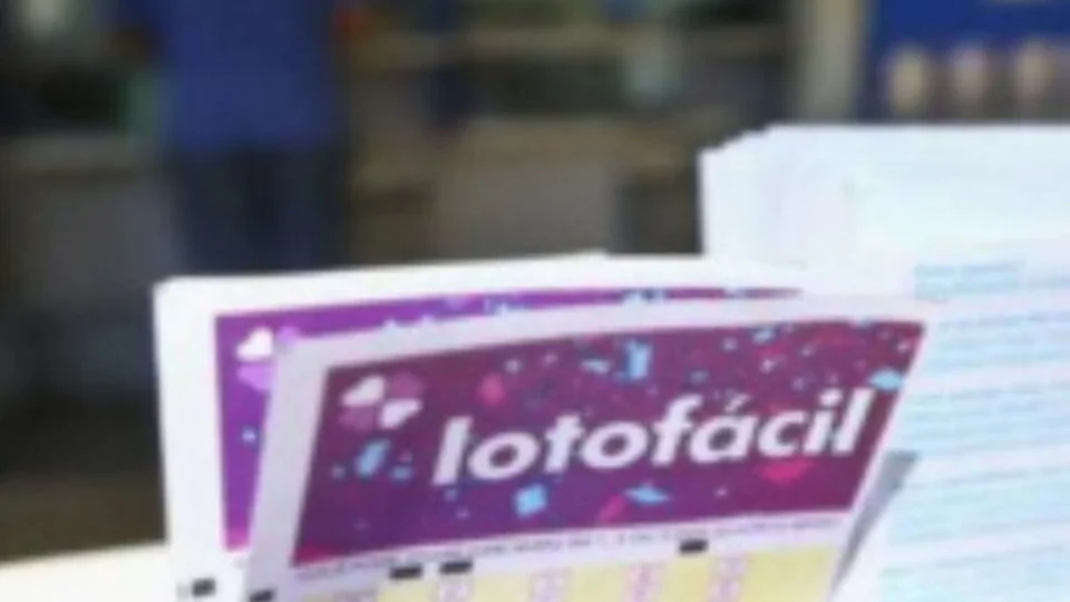 Lotofácil 3304: quatro apostadores dividem prêmio milionário; veja quanto cada um levou
