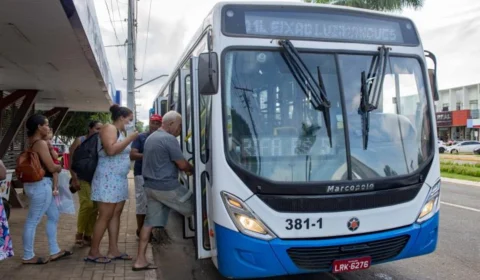 Passageira desmaia em ônibus de Palmas devido ao calor