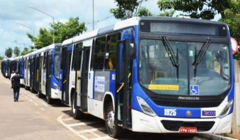 Rodoviários em Rio Branco param atividades por atraso de salários e cobram benefícios