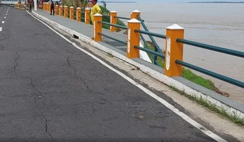 Trecho da orla de Parintins é interditado por risco de desabamento
