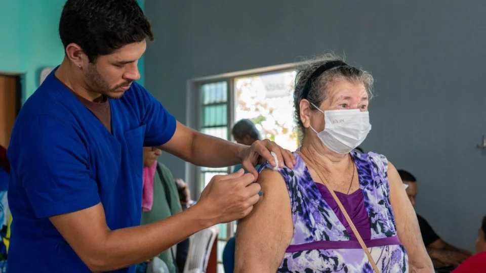Porto Velho inicia vacinação itinerante; veja onde se imunizar