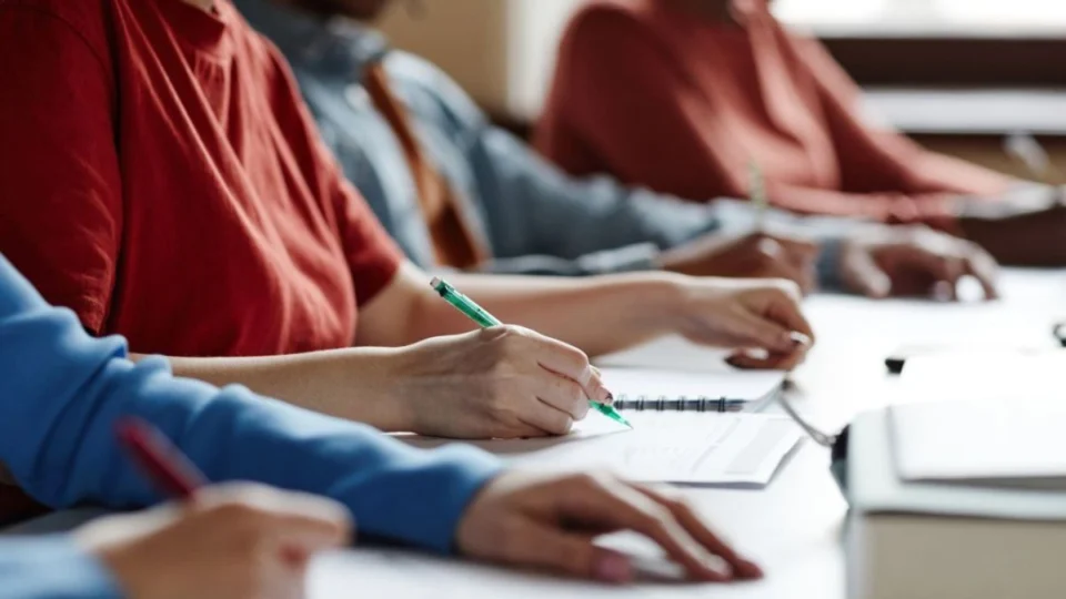 Salários de até R$11 mil! Veja edital, cargos e como participar de processo seletivo no Acre