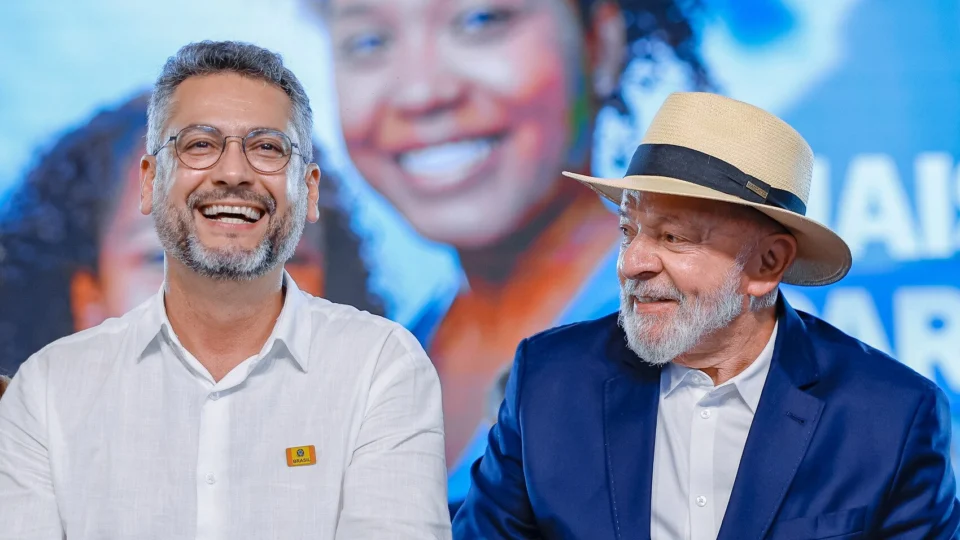 Lula transfere terras da União e inaugura obras habitacionais no Amapá