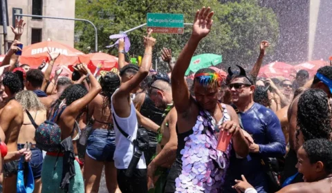 Blocos de rua gratuitos são a principal atração para os foliões no Carnaval; confira