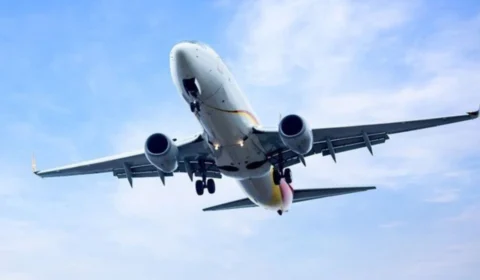 Programa com passagens aéreas de R$ 200 para aposentados tem baixa adesão; saiba como comprar