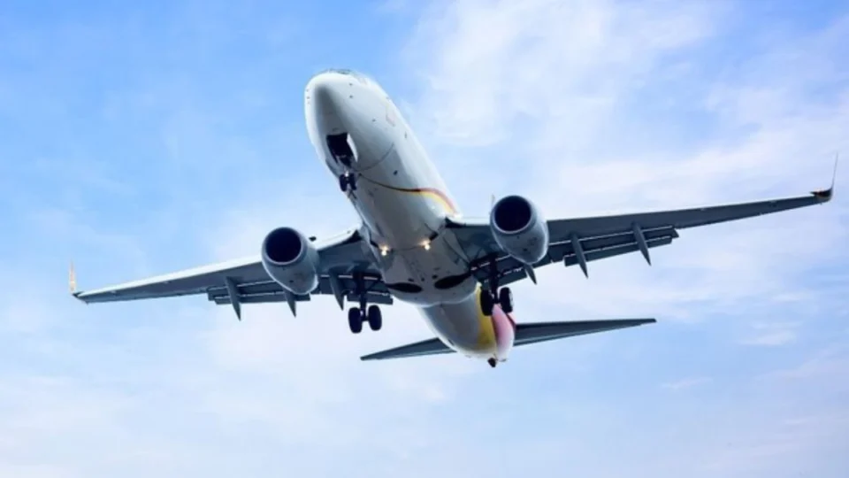 Programa com passagens aéreas de R$ 200 para aposentados tem baixa adesão; saiba como comprar