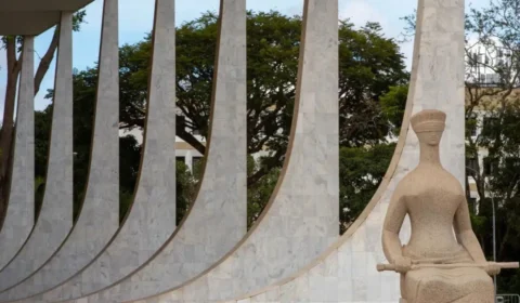 Revista íntima e violência policial comandam retomada dos julgamentos do STF; confira