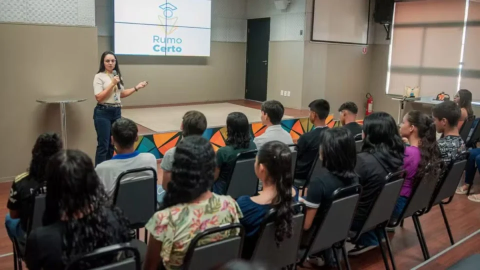 Prefeitura de Boa Vista abre processo seletivo com salários de até R$ 4 mil; veja como se inscrever