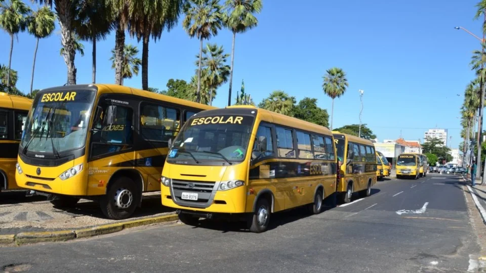 Pais acusam secretaria de cortar transporte escolar para crianças indígenas em Roraima; saiba mais