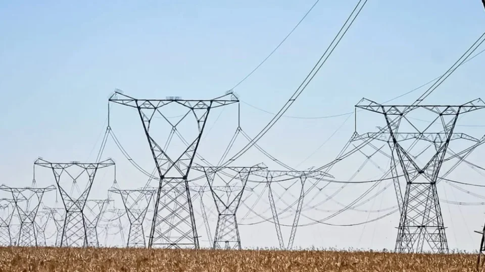 Aneel autoriza importação de energia da Venezuela para Roraima; entenda
