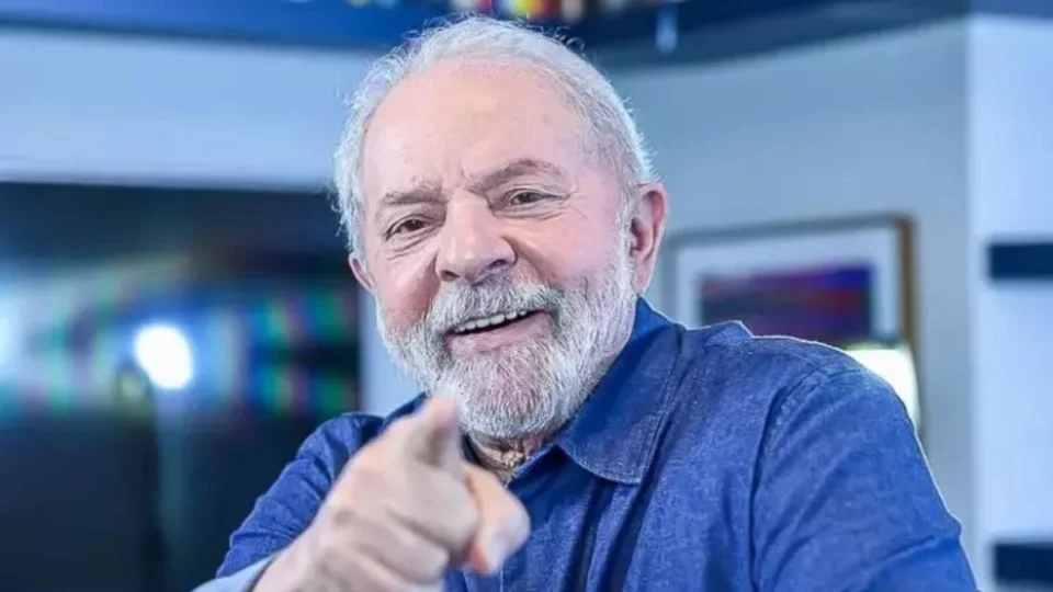 Lula volta a afirmar que o povo comerá picanha: ‘a carne começou a cair’