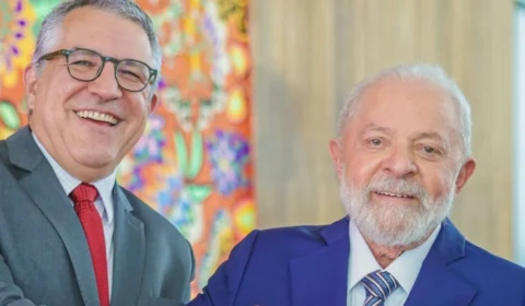 ‘Fortalecer o SUS continuará sendo a nossa grande causa’, diz Padilha ao assumir comando da Saúde