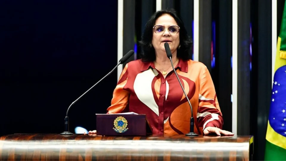 Concursos públicos: senadora propõe reconhecimento de dupla graduação em prova de títulos; entenda