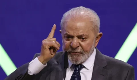 ‘A democracia perde espaço para o nazismo’, afirma Lula sobre extremismos no Brasil