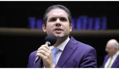 Anistia do 8 de janeiro: Hugo Motta promete debate apartidário na Câmara