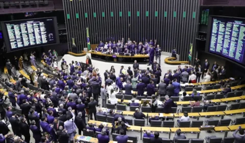 Escolas que se recusarem a matricular alunos podem ser penalizadas; entenda a proposta