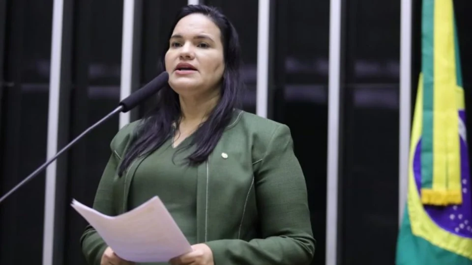 Você é a favor de ritos religiosos em escolas? PL quer permitir no intervalo das aulas