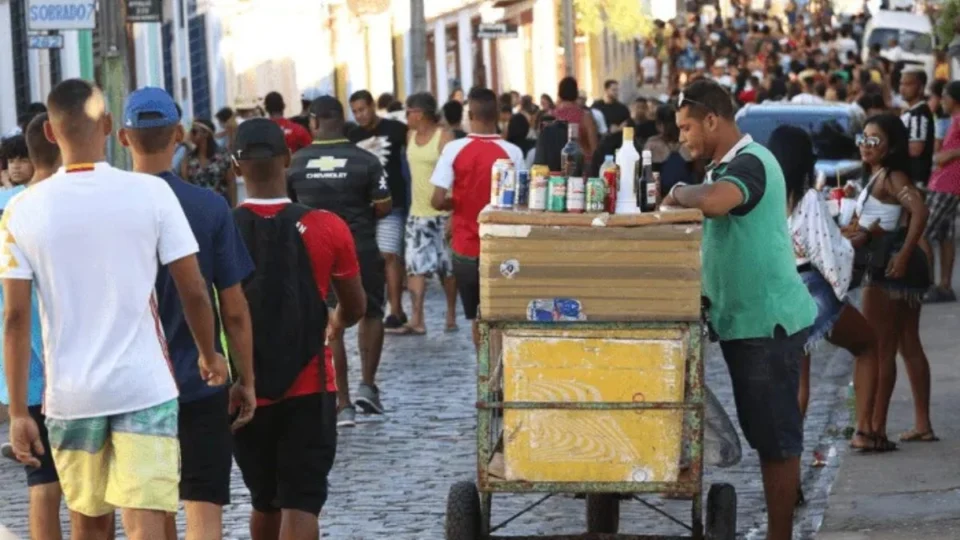 Inscrições abertas para vendedores de bebidas e comidas durante o Carnaval de Manaus 2025