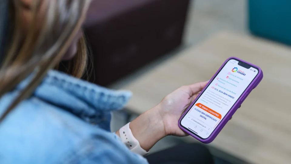 Cartão do Estudante: inscrições abertas com 600 vagas para estudantes de baixa renda