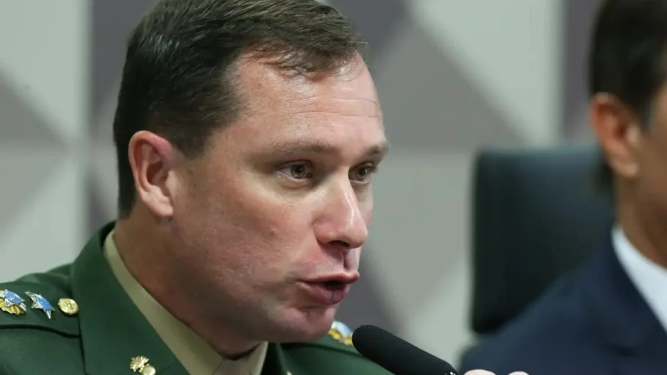 Golpe de estado: havia infiltrados ‘em todo lugar’ para encontrar falhas nas urnas, diz Cid