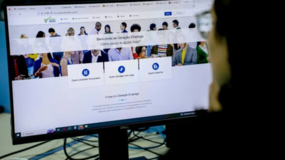 Confira as oportunidades de emprego e cursos gratuitos em RO