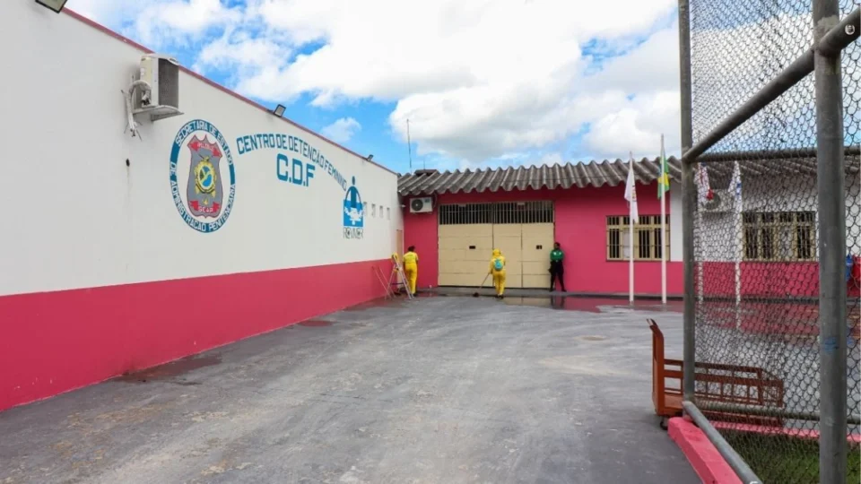 Detenta morre após briga dentro de presídio feminino em Manaus