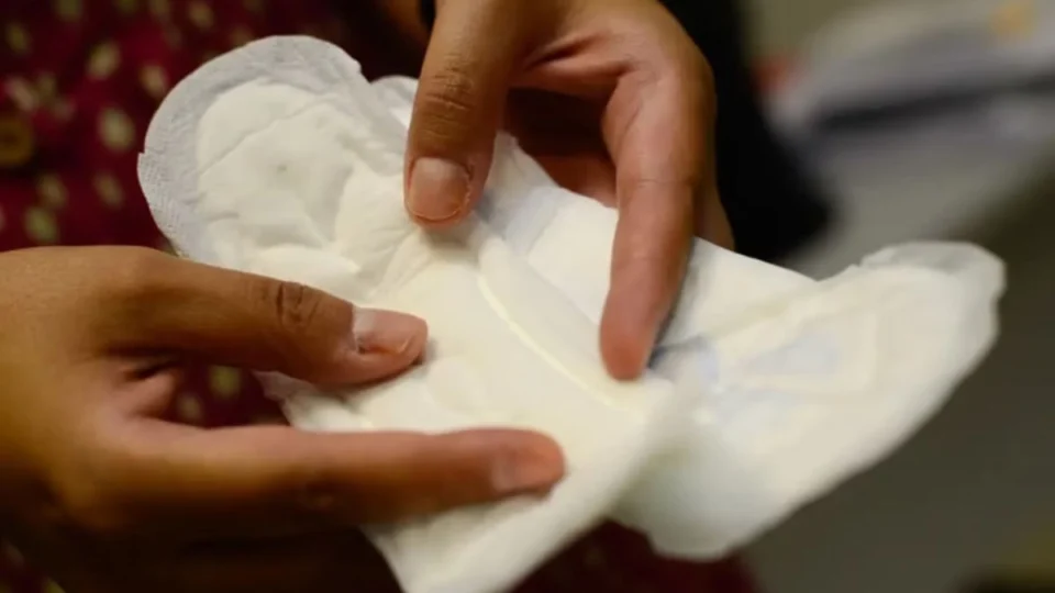 Pobreza menstrual: projetos auxiliam adolescentes no acesso a produtos de higiene em Manacapuru