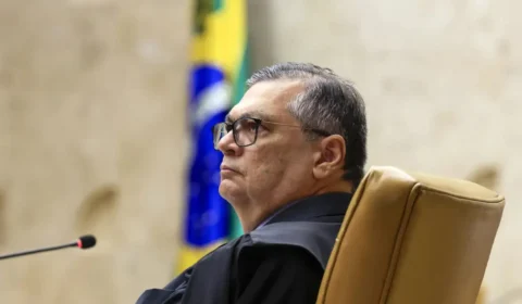 Golpe de estado: Dino rejeita razões que o impeçam de  julgar denúncia contra Bolsonaro
