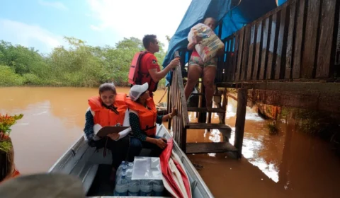 Famílias recebem cestas básicas após enchente em Ji-Paraná, RO
