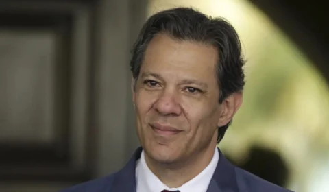 Haddad entrega lista com 25 prioridades da economia ao presidente da Câmara