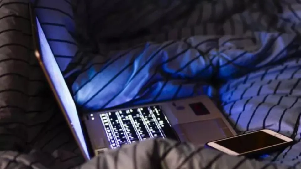 Nudez gerada por IA? Câmara aprova punição contra divulgação de conteúdo sexual falso