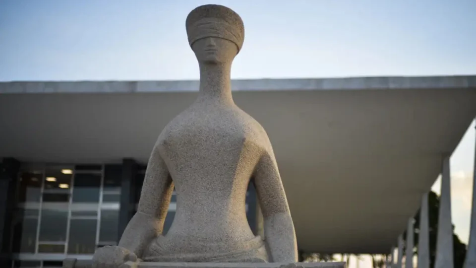 Lei Maria da Penha passa a valer para casais homoafetivos e mulheres trans; opine na enquete