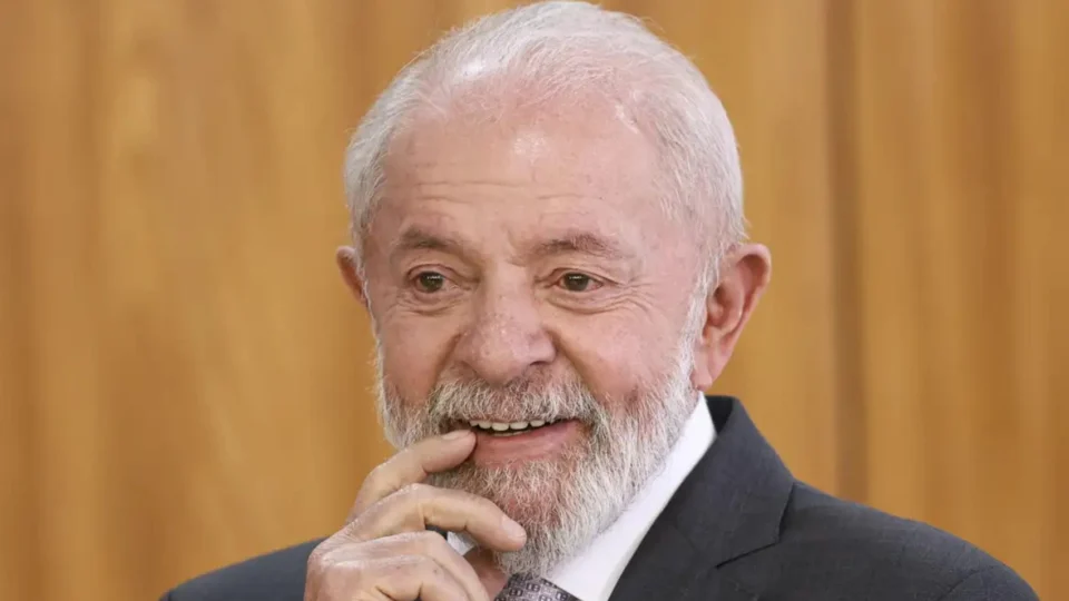 Lula afirma que Brasil tem reservas para enfrentar impactos de tarifas de Trump