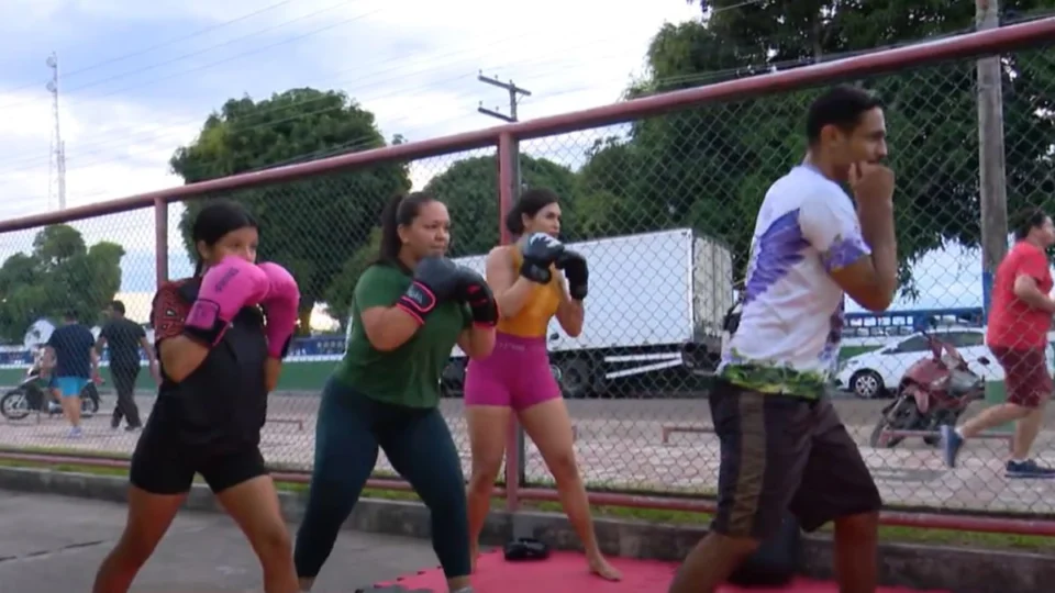 Mulheres usam boxe para combater sedentarismo e melhorar a saúde em Manacapuru