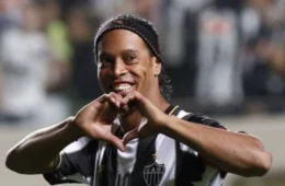 Ronaldinho Gaúcho, o ‘Bruxo’, vem a Manaus para jogo beneficente na Arena da Amazônia
