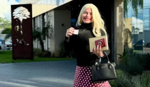 Rondônia tem a primeira advogada trans com nome social incluído na carteira da OAB